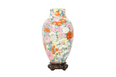 Lot 211 - A CHINESE FAMILLE ROSE 'MILLEFLEURS' VASE.