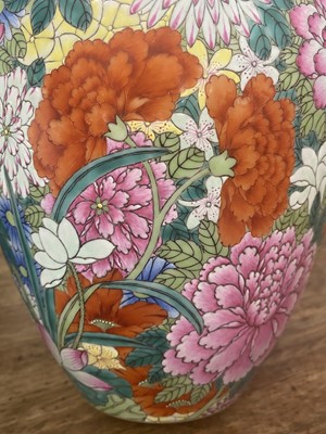 Lot 211 - A CHINESE FAMILLE ROSE 'MILLEFLEURS' VASE.