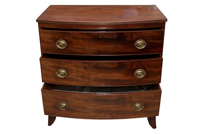 Lot 145 - A GEORGE III MAHOGANY BOW FRONT CHEST OF DRAWERS