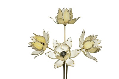 Lot 536 - AN ITALIAN HOLLYWOOD REGENCY BEIGE YELLOW GLASS LOTUS BOUQUET FLOOR LAMP, CIRCA 1970'S