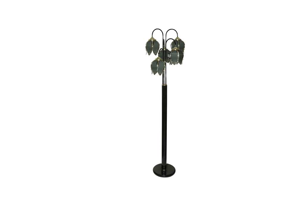Lot 522 - AN ITALIAN HOLLYWOOD REGENCY BLACK GLASS LOTUS BOUQUET FLOOR LAMP, CIRCA 1970'S
