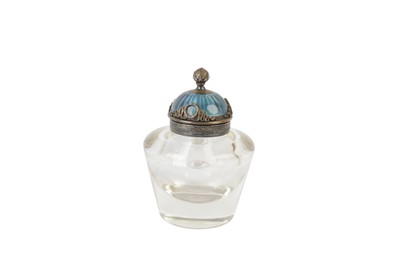 Lot 49 - A CONTINENTAL GUILLOCHE ENAMEL SILVER INKWELL, EARLY 20TH CENTURY