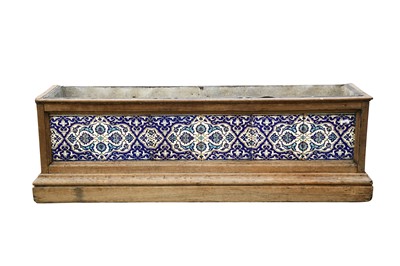 Lot 659 - A FLOWER TROUGH INSET WITH 'PERSIAN' DESIGN MINTON POTTERY TILES