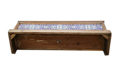 Lot 659 - A FLOWER TROUGH INSET WITH 'PERSIAN' DESIGN MINTON POTTERY TILES