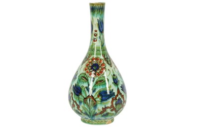 Lot 711 - AN IZNIK-STYLE CANTAGALLI POTTERY VASE