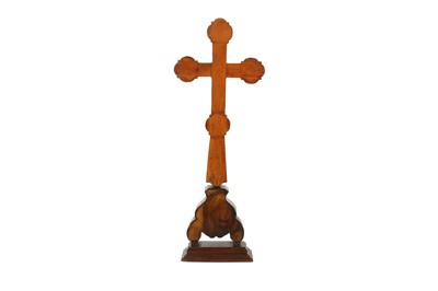 Lot 719 - λ A MOTHER-OF-PEARL-INLAID OLIVE WOOD CRUCIFIX