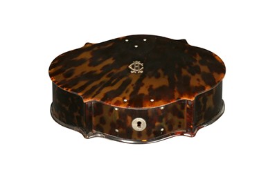 Lot 744 - λ A SINHALESE TORTOISESHELL LIDDED BOX MADE FOR THE WESTERN MARKET