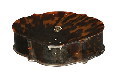 Lot 508 - λ A SINHALESE TORTOISESHELL LIDDED BOX MADE FOR THE WESTERN MARKET