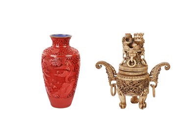 Lot 737 - A CHINESE RED LACQUER VASE, LATE 20TH CENTURY