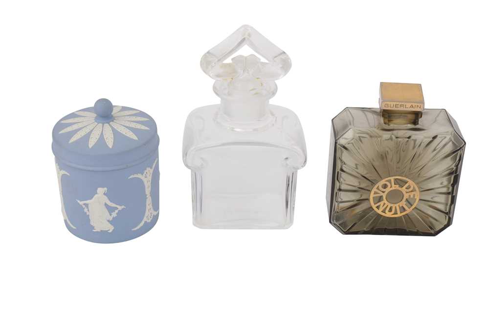 Lot 543 - A GUERLAIN VOL DE NUIT PERFUME BOTTLE, 20TH CENTURY