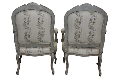 Lot 148 - A PAIR OF FRENCH LOUIS XV STYLE FAUTEUIL ARMCHAIRS, EARLY 20TH CENTURY