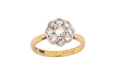 Lot 111 - A diamond cluster ring