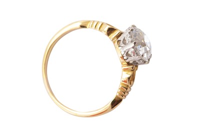 Lot 9 - A diamond single-stone ring