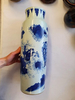 Lot 1022 - A CHINESE BLUE AND WHITE 'ZHONG KUI' SLEEVE VASE.