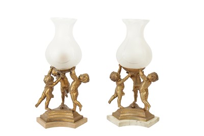 Lot 514 - A PAIR OF CONTINENTAL GILT METAL LAMPS, LATE 19TH/20TH CENTURY