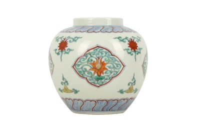 Lot 937 - A CHINESE WUCAI 'LOTUS' JAR.