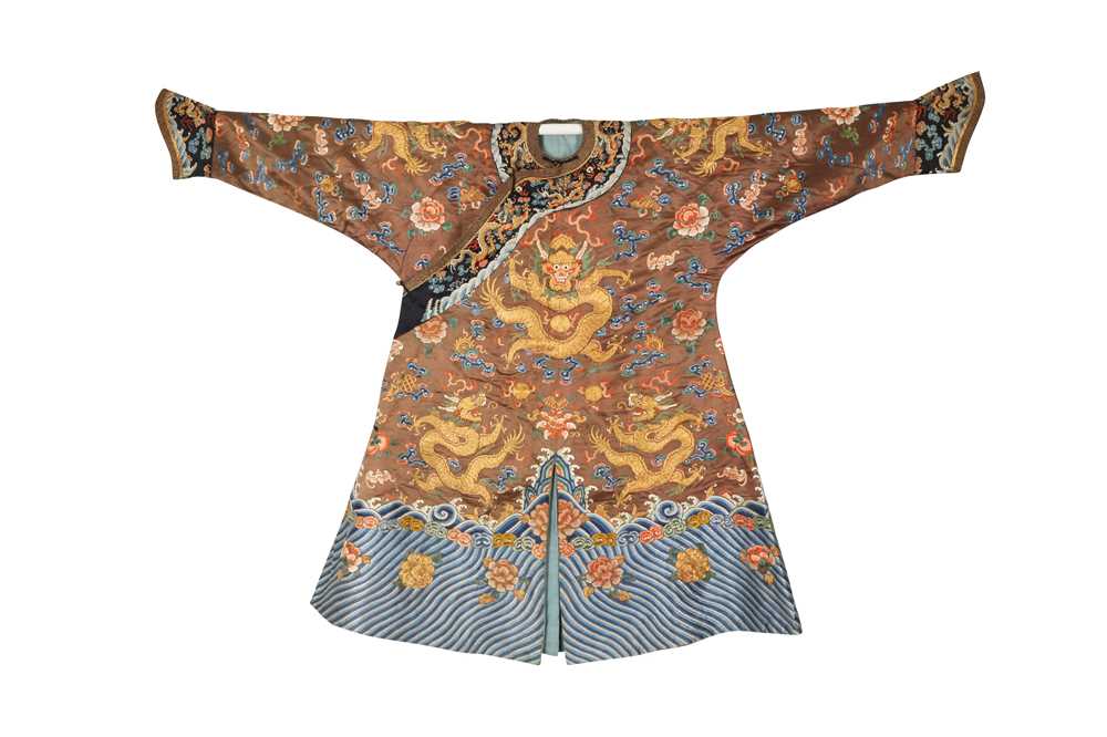 Lot 289 - A CHINESE CHESTNUT-GROUND EMBROIDERED 'DRAGON' ROBE.