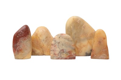 Lot 213 - FIVE CHINESE SOAPSTONE SEALS.