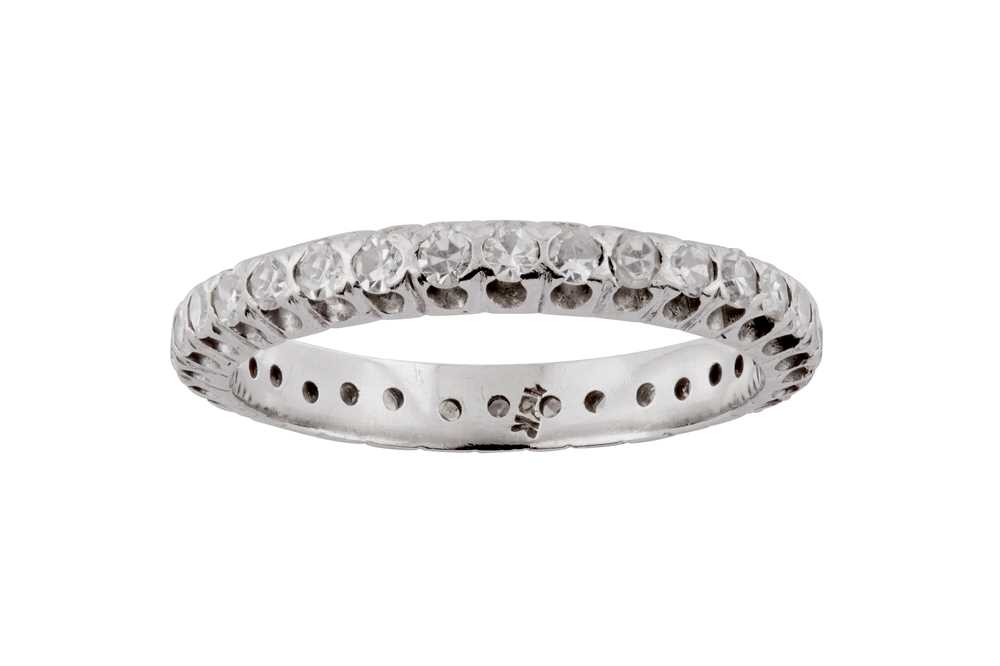 Lot 87 - A diamond eternity ring