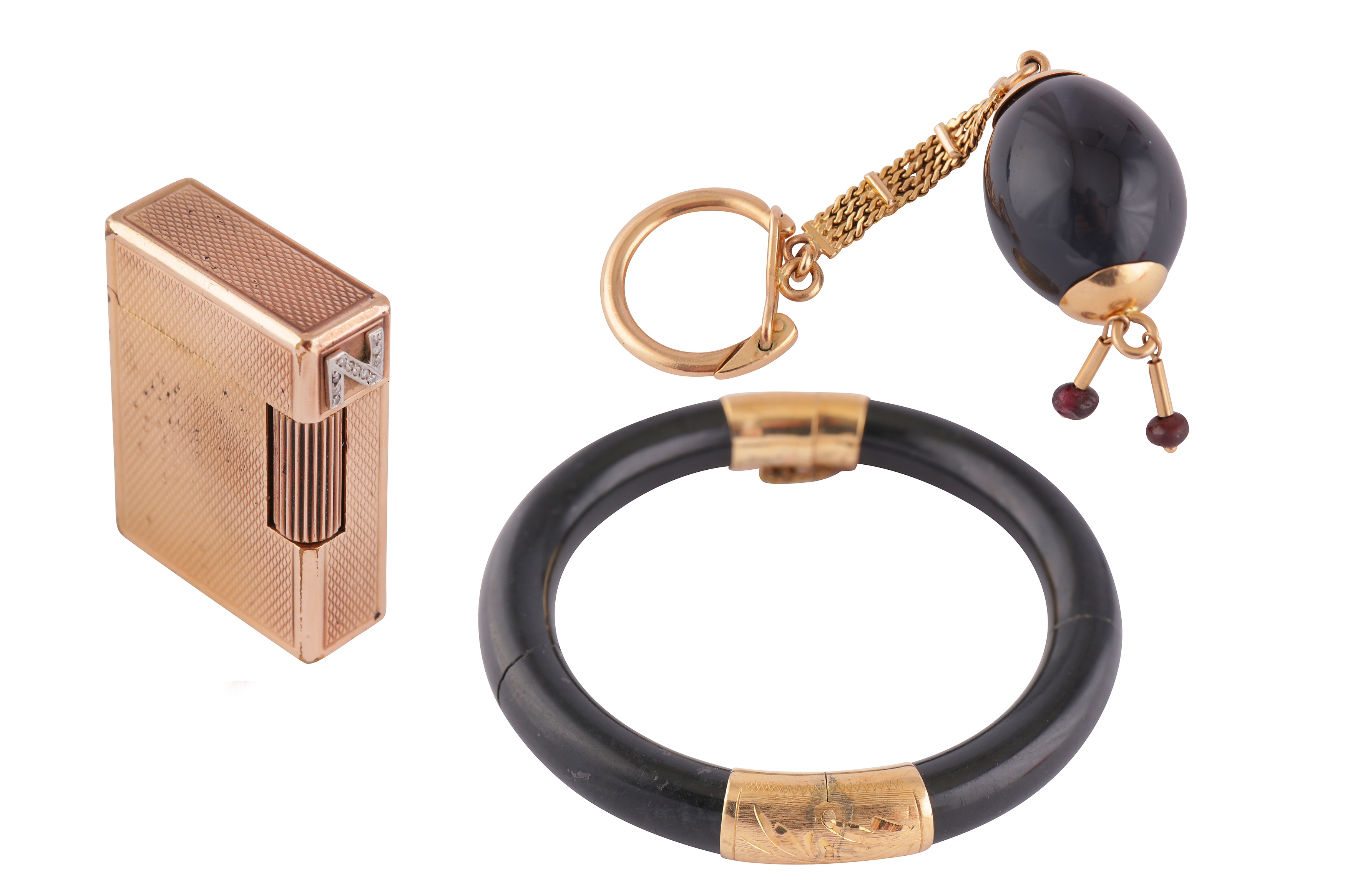 Lot 380 A DUPONT LIGHTER TOGETHER WITH A KEY CHAIN