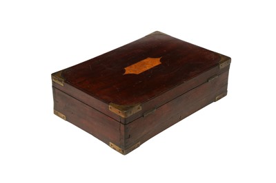 Lot 726 - AN ANGLO-INDIAN TEAK CAMPAIGN LIDDED BOX