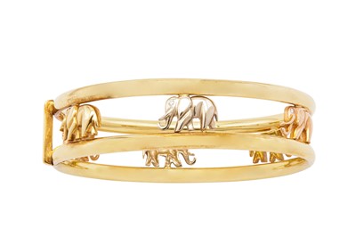 Lot 163 - An elephant bangle