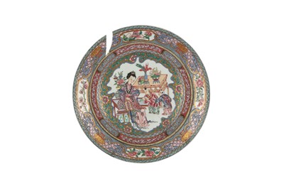 Lot 209 - A CHINESE FAMILLE ROSE RUBY-BACK 'LADY AND BOYS' DISH.