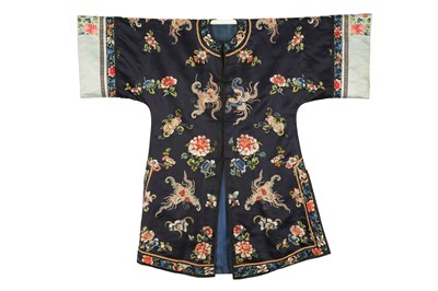 Lot 384 - A CHINESE EMBROIDERED BLUE-GROUND SILK LADY'S ROBE.