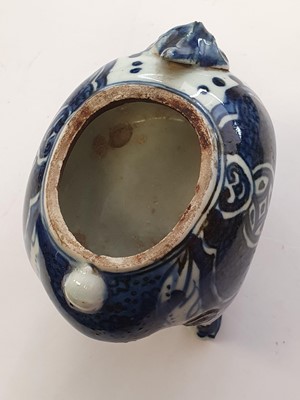 Lot 61 - A CHINESE BLUE AND WHITE 'LUDUAN' CENSER AND COVER