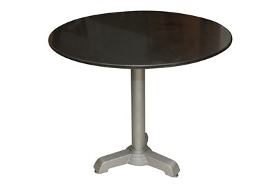 Lot 880 - A CONTEMPORARY CIRCULAR BLACK GRANITE TABLE