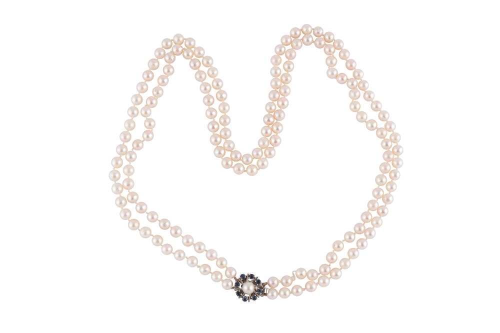 Lot 17 - A DOUBLE STRAND CULTURED PEARL NECKLACE