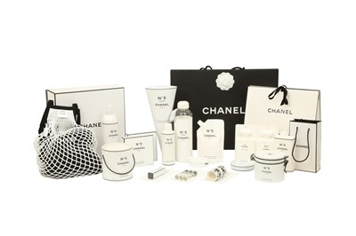 Lot 363 - Chanel Factory 5 No5 18 Piece Collection