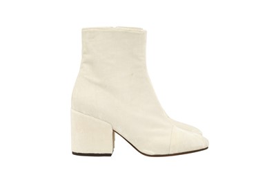 Lot 393 - Dries Van Noten White Velvet Ankle Boot - Size 37