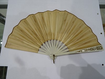 Lot 529 - A BONE FAN, 19TH CENTURY