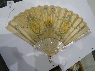 Lot 529 - A BONE FAN, 19TH CENTURY