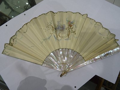 Lot 529 - A BONE FAN, 19TH CENTURY