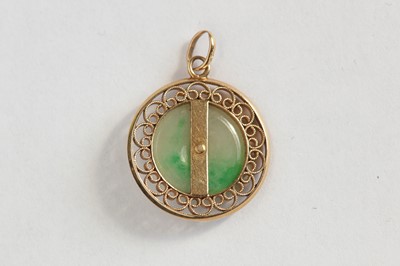 Lot 58 - A GROUP OF JADE AND GOLD JEWELLERY