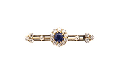 Lot 22 - A sapphire and diamond cluster bar brooch