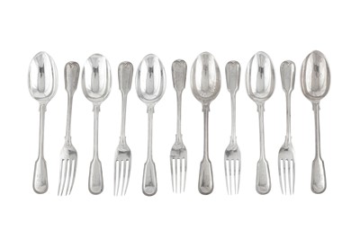 Lot 364 - A GEORGE V STERLING SILVER SET OF DESSERT FORKS AND DESSERT SPOONS, LONDON 1922 BY GOLDSMITHS AND SILVERSMITHS