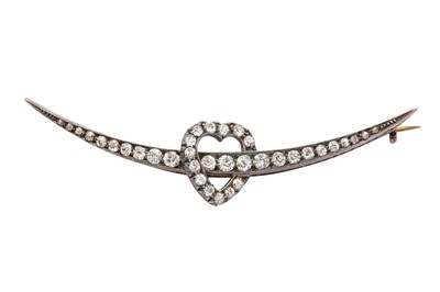 Lot 3 - A diamond heart brooch