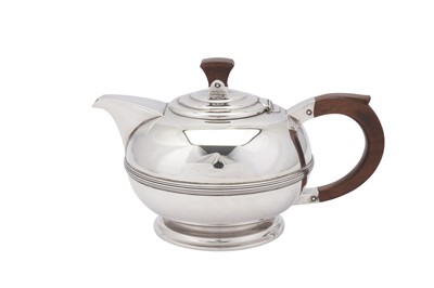 Lot 362 - A George VI sterling silver three-piece tea service, Birmingham 1948 by Albert Henry Jephcott and Albert Henry Jephcott Junior (first reg. 8th March 1920, this mark 15th March 1932)