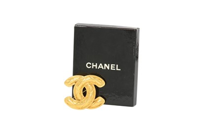 Lot 280 - Chanel CC XL Logo Quilted Brooch