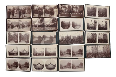 Lot 233 - Stereo cards, London views, 1905-1908