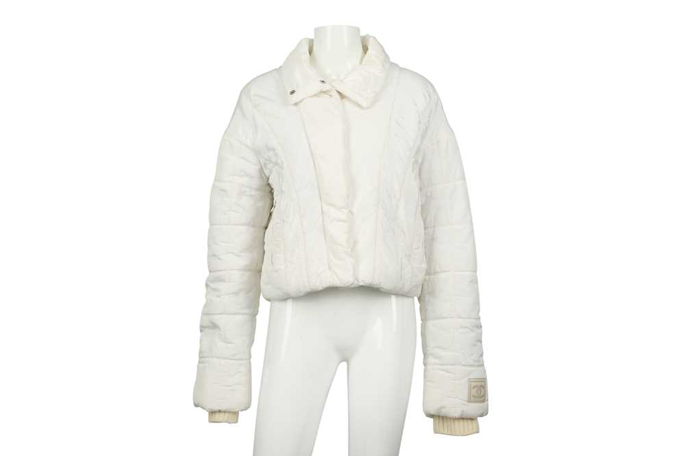 Lot 373 - Chanel White CC Logo Puffer Ski Jacket - Size 38