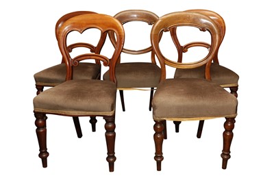 Lot 611 - A HARLEQUIN SET OF FIVE VICTORIAN MAHOGANY BALLOON BACK DINING CHAIRS