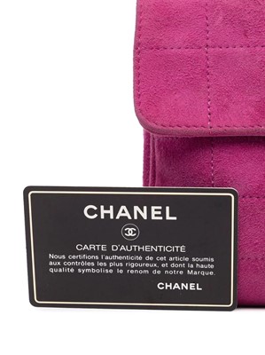 Lot 1 - Chanel Fuchsia Chocolate Bar Flap Bag