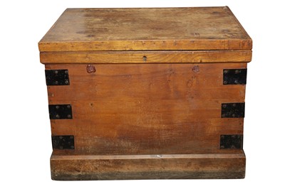 Lot 260 - A LARGE ELM AND IRON BOUND TRAVELLING OR SILVER CHEST, LATE 19TH CENTURY