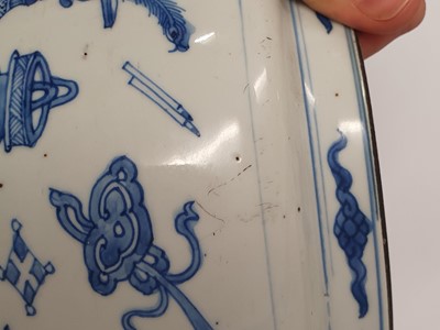 Lot 15 - A CHINESE BLUE AND WHITE 'HUNDRED ANTIQUES' JARDINIERE.