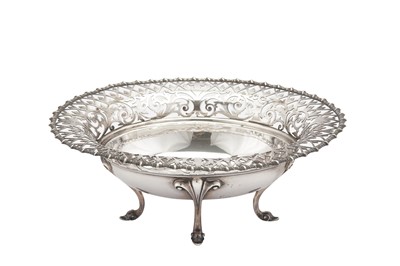 Lot 376 - A GEORGE V STERLING SILVER FRUIT BOWL, SHEFFIELD 1911 BY JAMES DIXON AND SONS