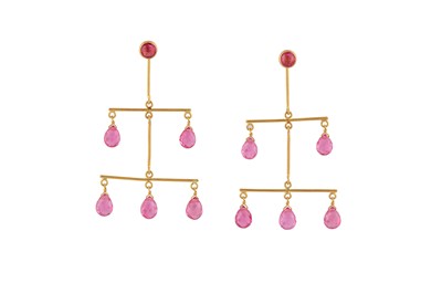 Lot 115 - A PAIR OF PINK TOURMALINE PENDENT EARRINGS